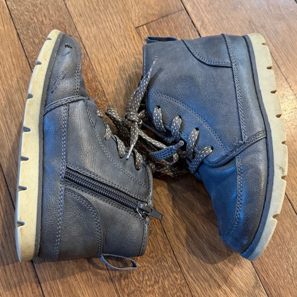 OshKosh B'gosh | Gray Chukka Boots for Toddler Boys