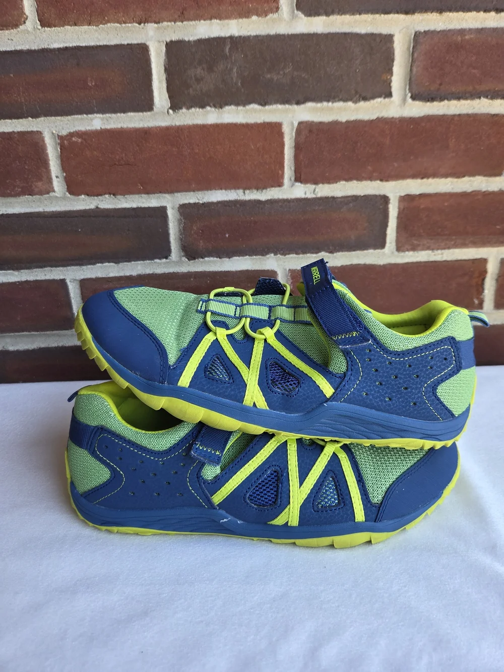 Merrell hydro glove