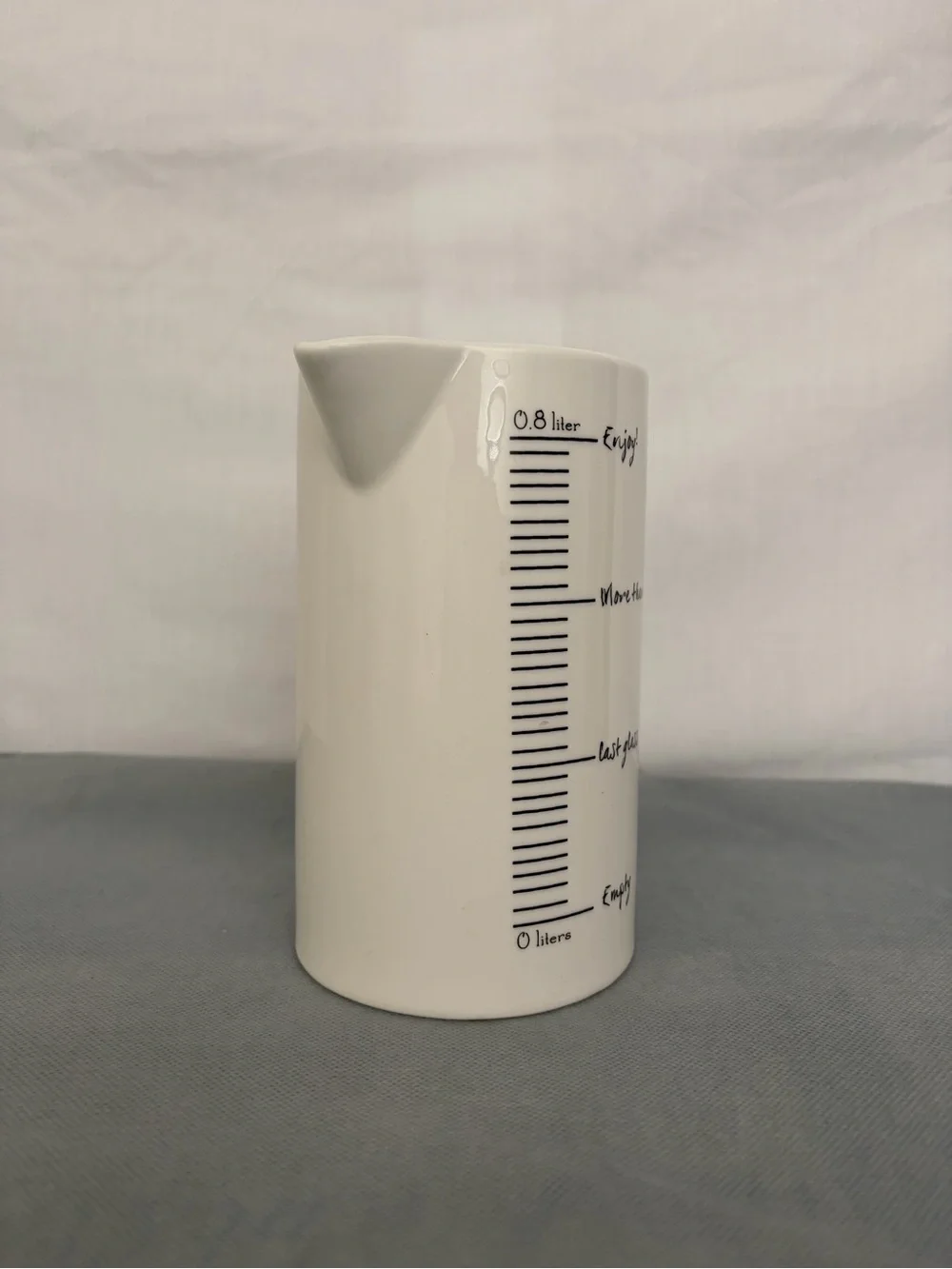 Creative Co-op White Ceramic Measuring Pitcher 0.8L Excellent(F299)