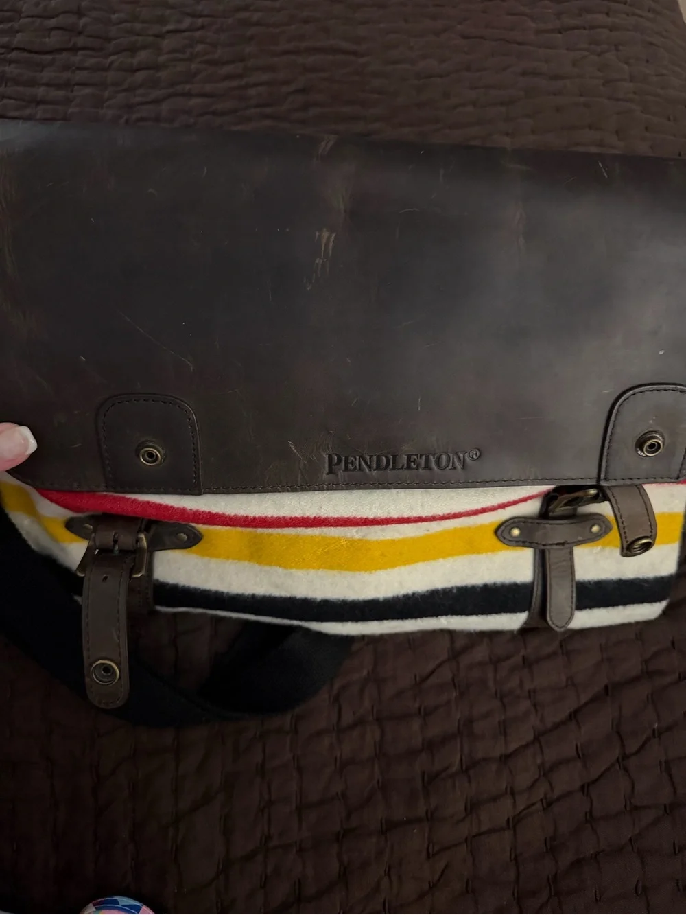 Pendleton classic messenger