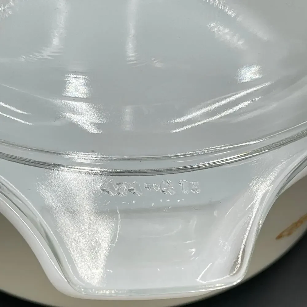Pyrex vintage casserole