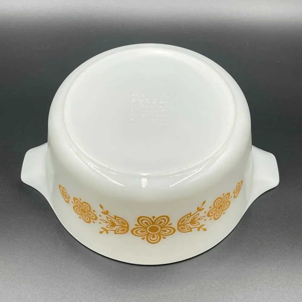 Pyrex vintage casserole