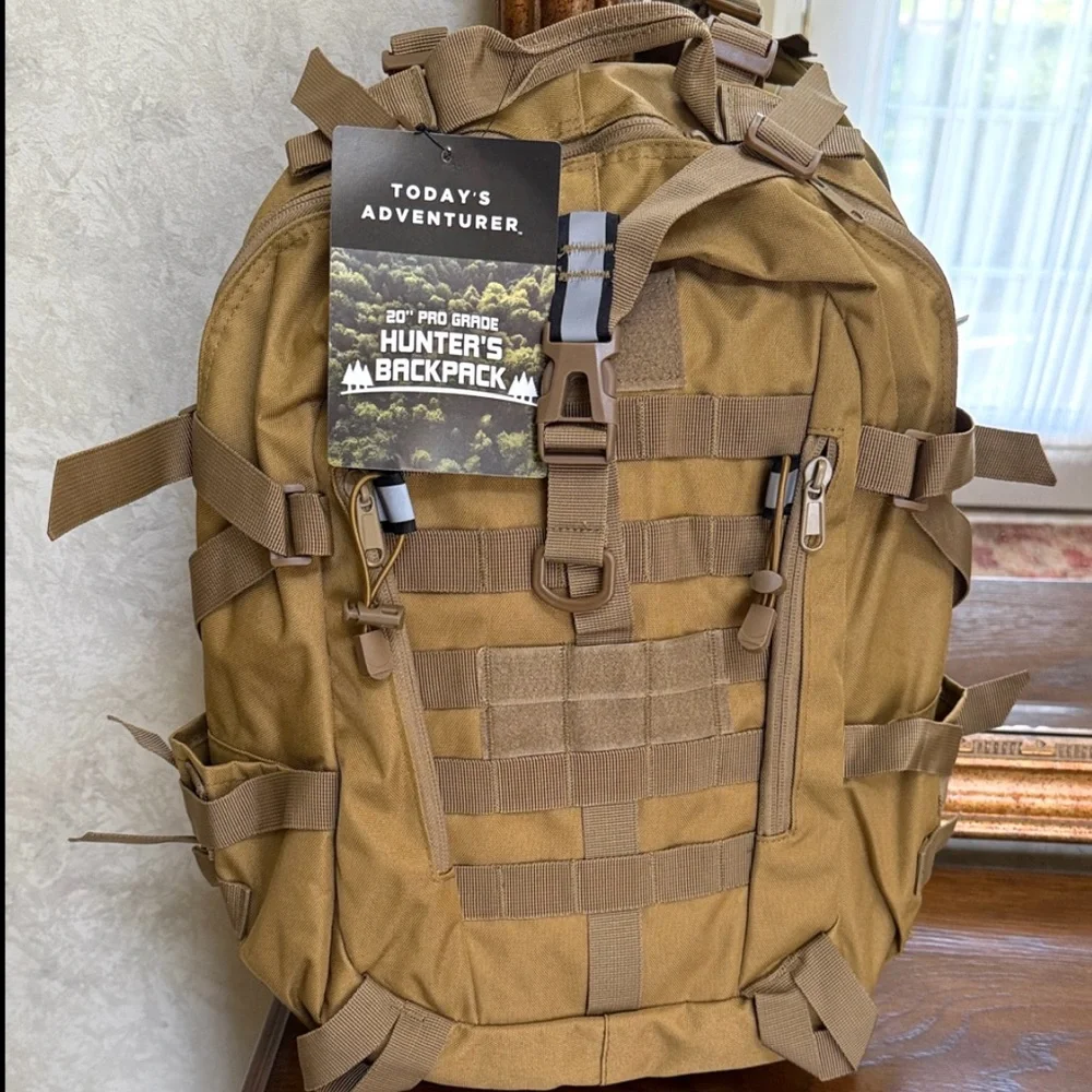 Hunters Bagpack 20” Pro Grade. Pockets and storage areas. Brown.