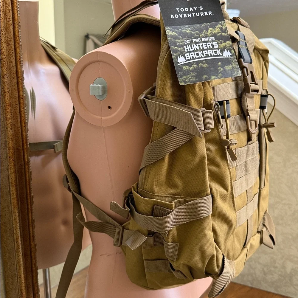 Hunters Bagpack 20” Pro Grade. Pockets and storage areas. Brown.