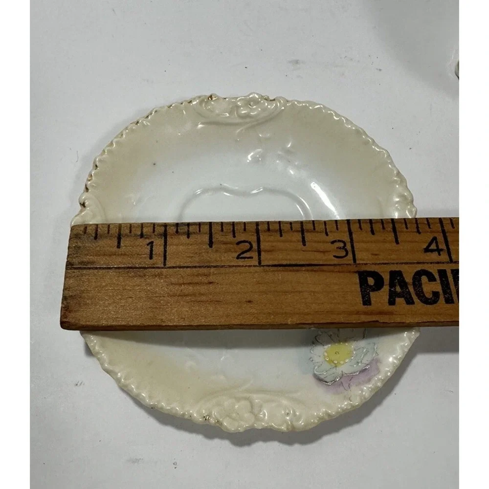 The Unbranded Brand vintage victorian