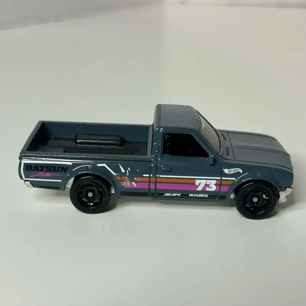 Hot Wheels datsun no hot