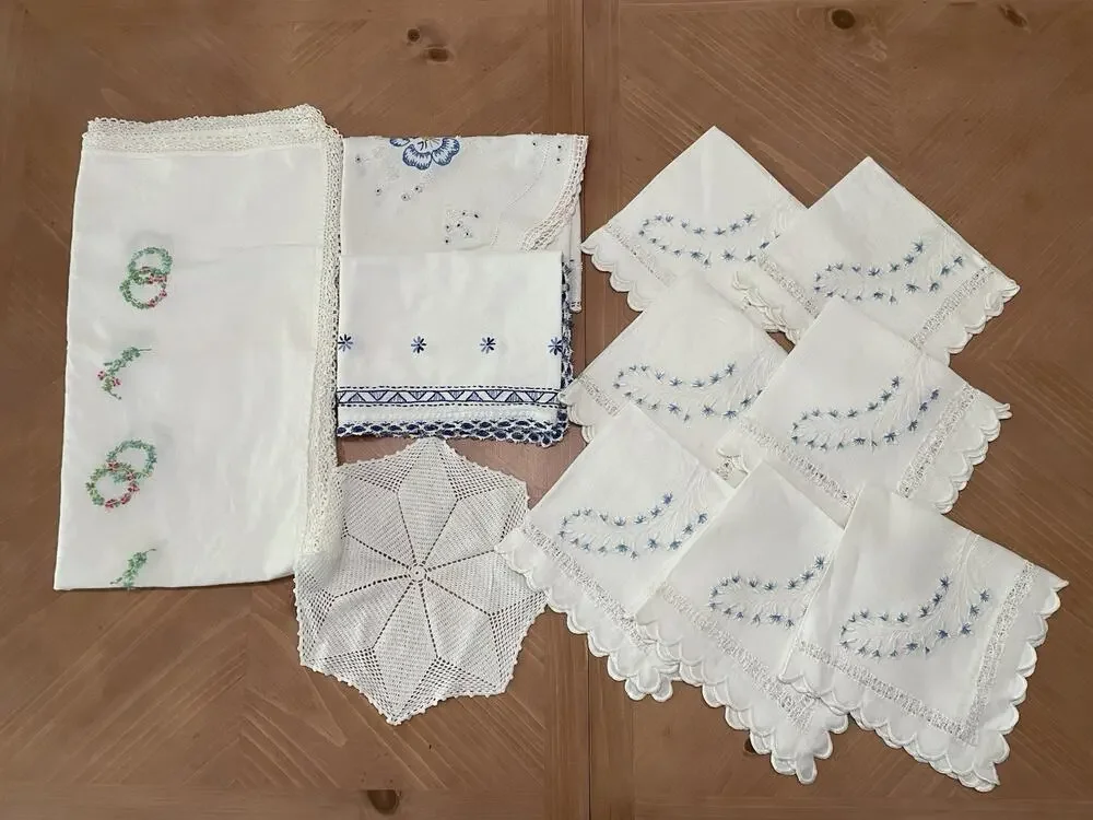 Lot Of 11 Vintage Hand Embroidered Table Runners Table Topper & Napkins