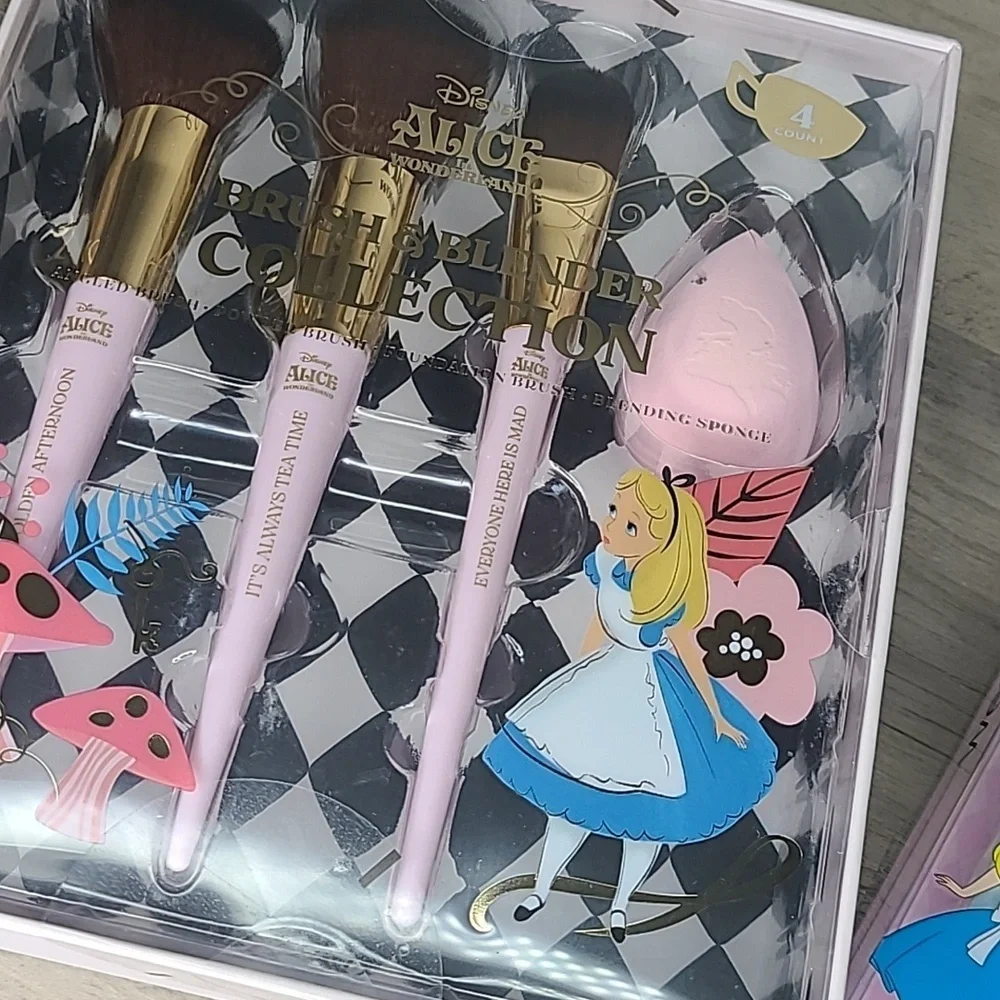 Disney alice makeup