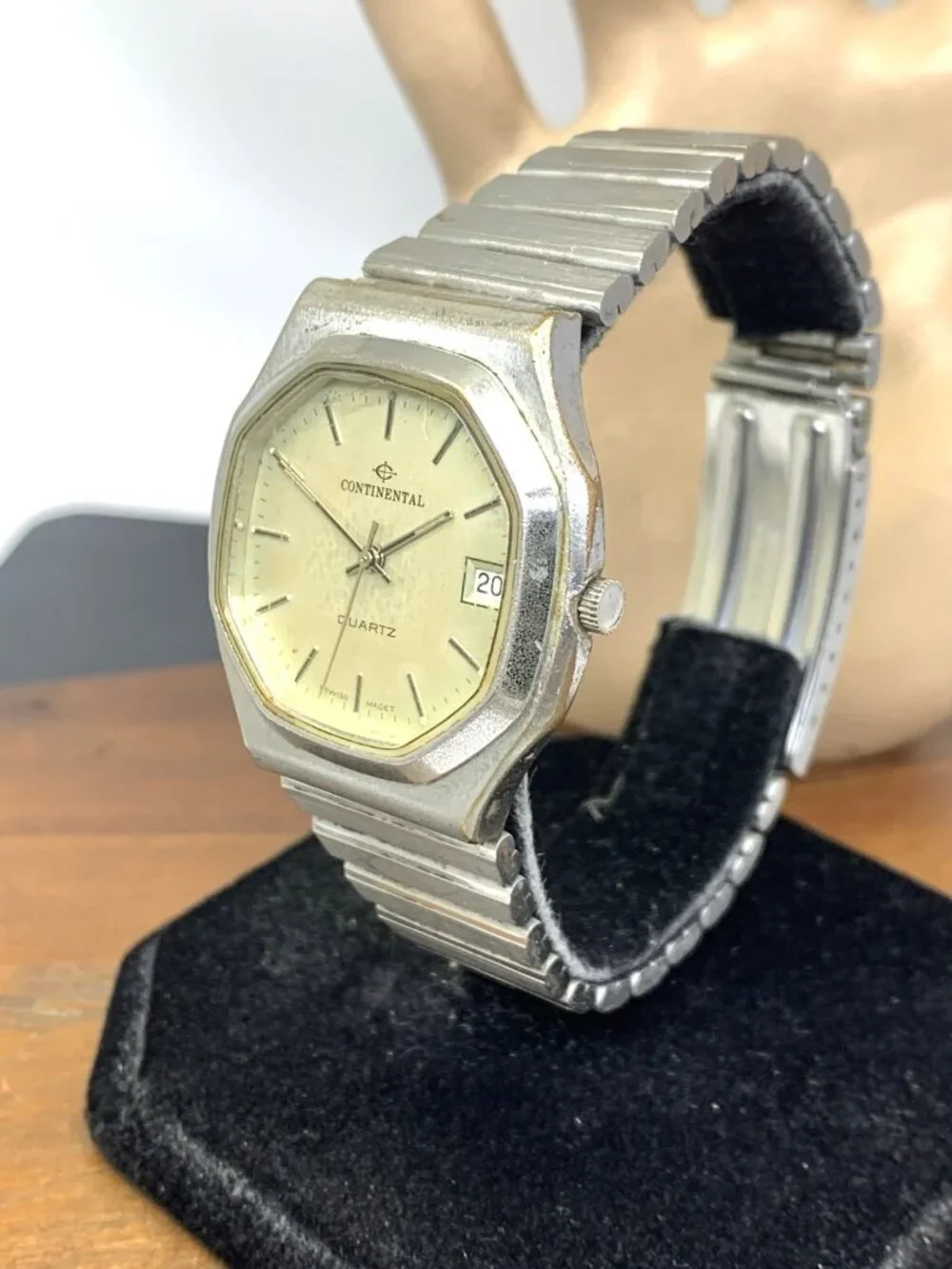 Continental men 1604