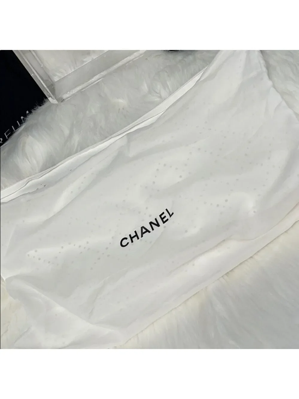 CHANEL authentic lax