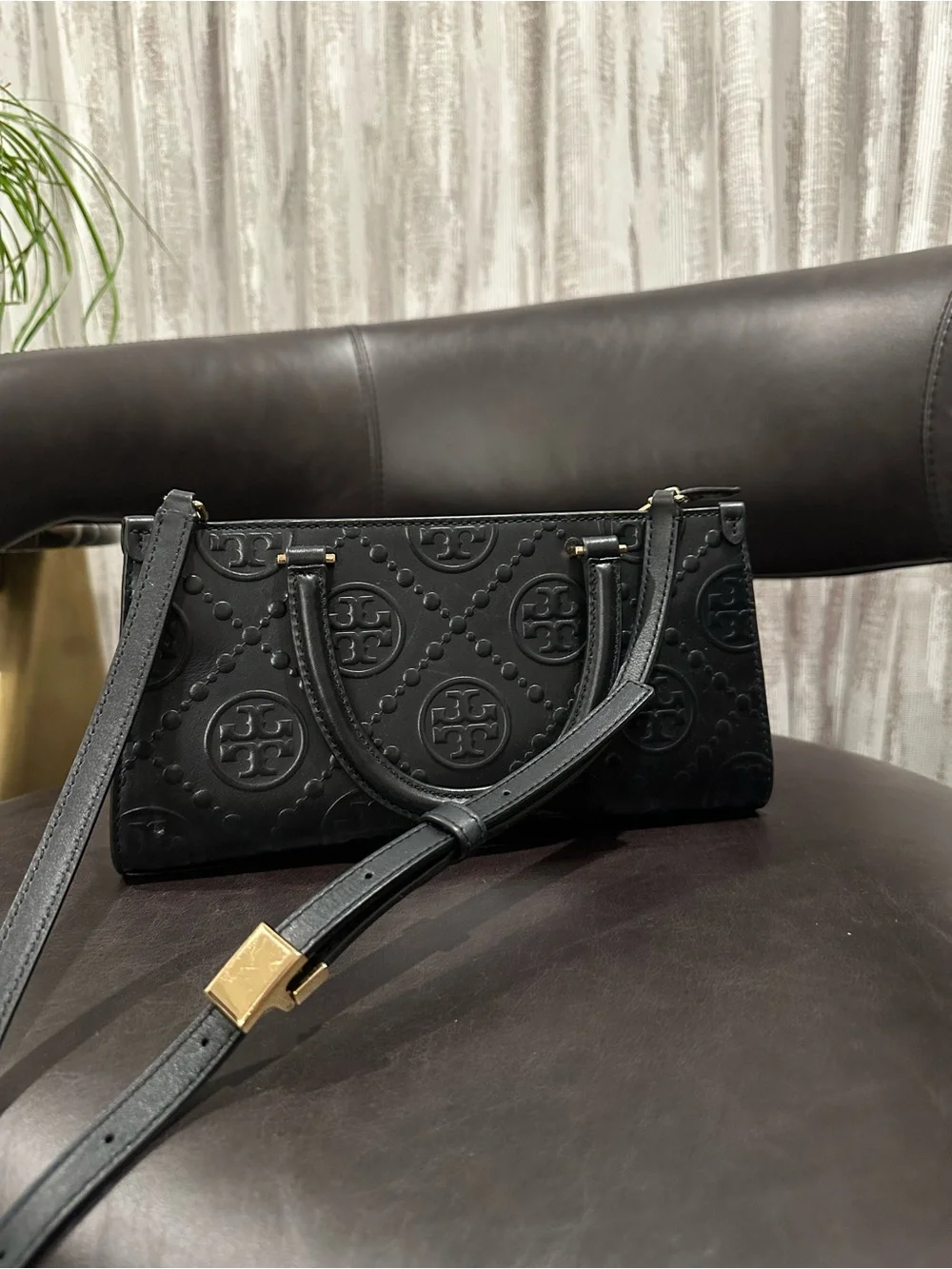 Tory Burch compact tory
