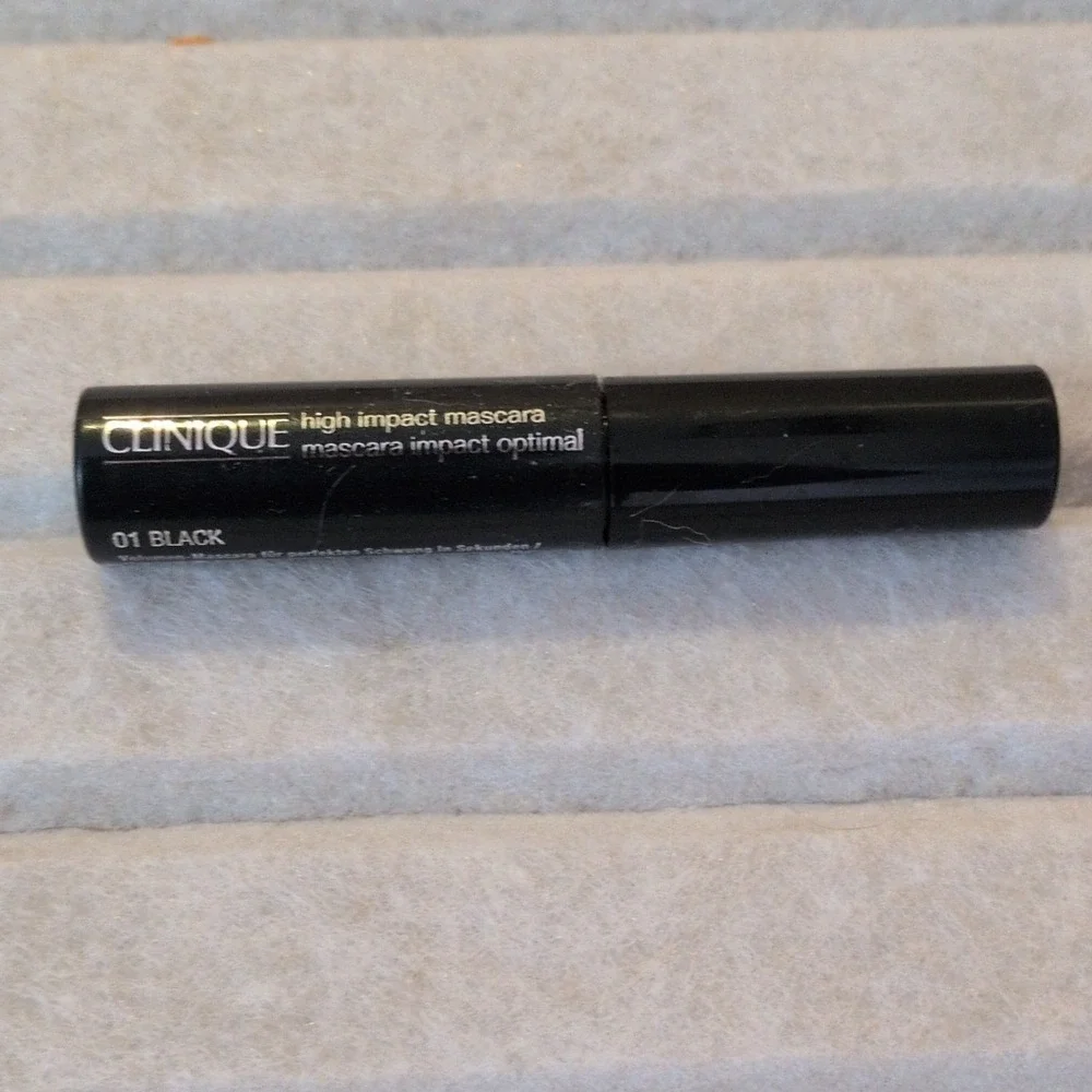 Clinique High Impact Mascara 01 Black Liquid Mascara H31 Volumizing Eye Makeup‎