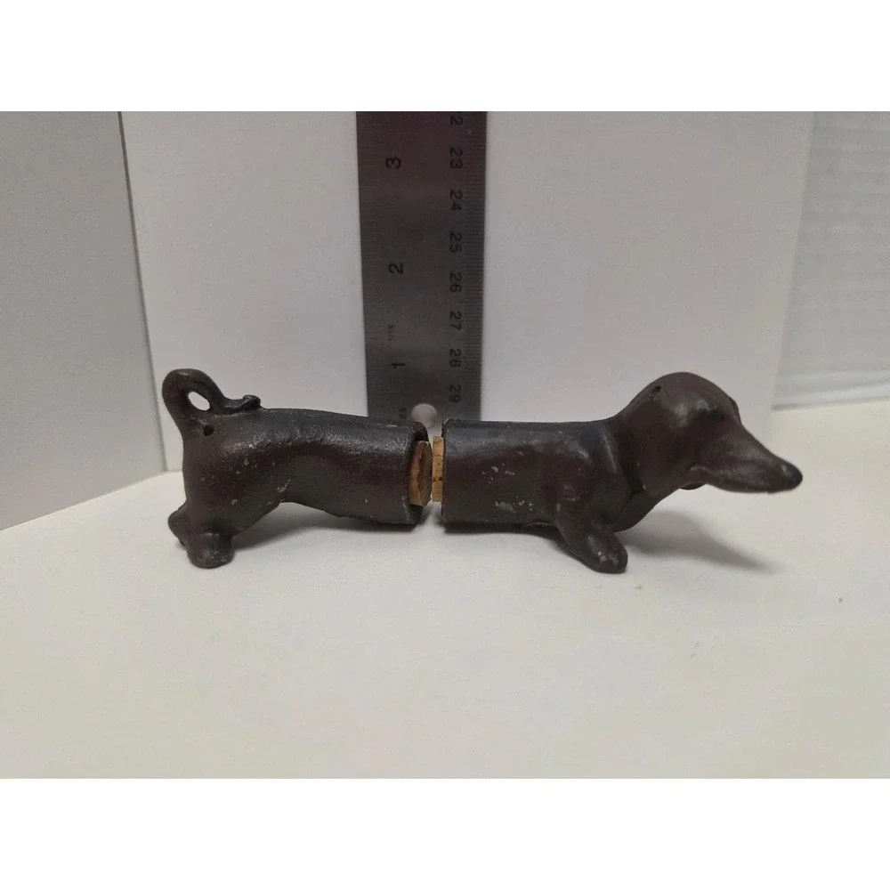 Vintage cast iron dachshund dog figure  two-piece set salt and pepper‎ shakers