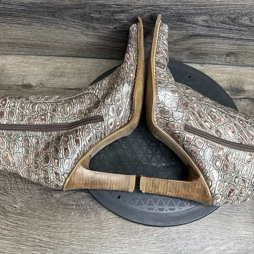 Vintage Destroy Women Sz 9-9.5  Snakeskin Tooled Leather Pointed High Heel Boots