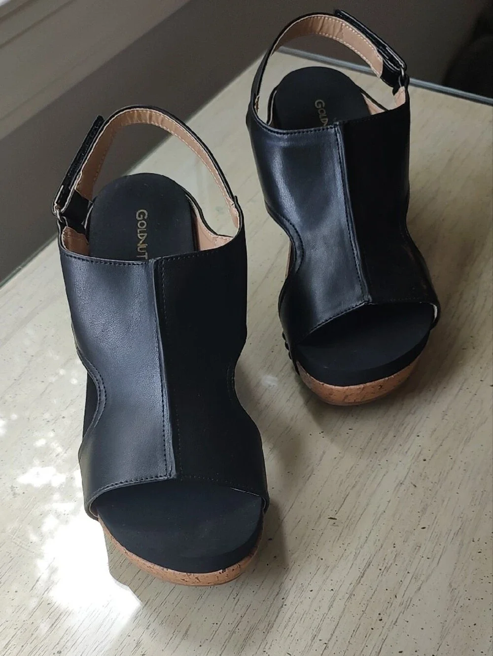 N/A comfortable black