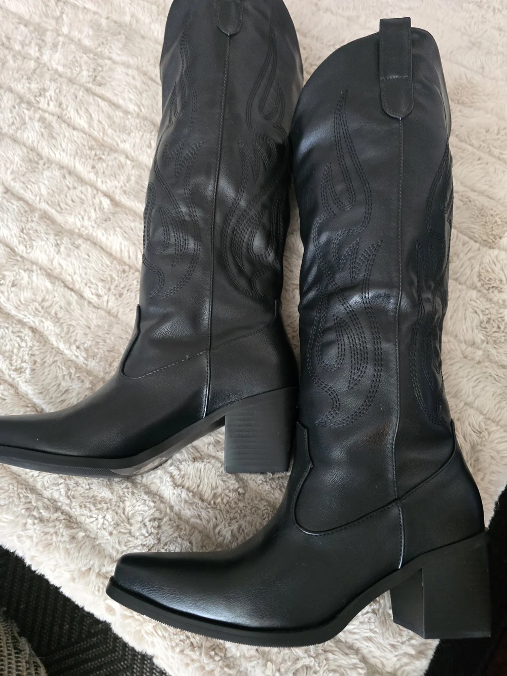 N/A black faux