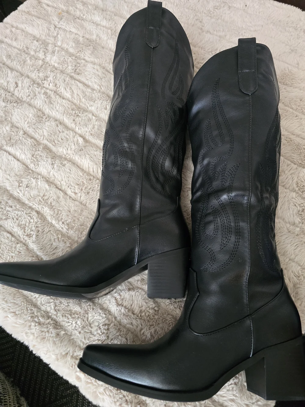 N/A black faux