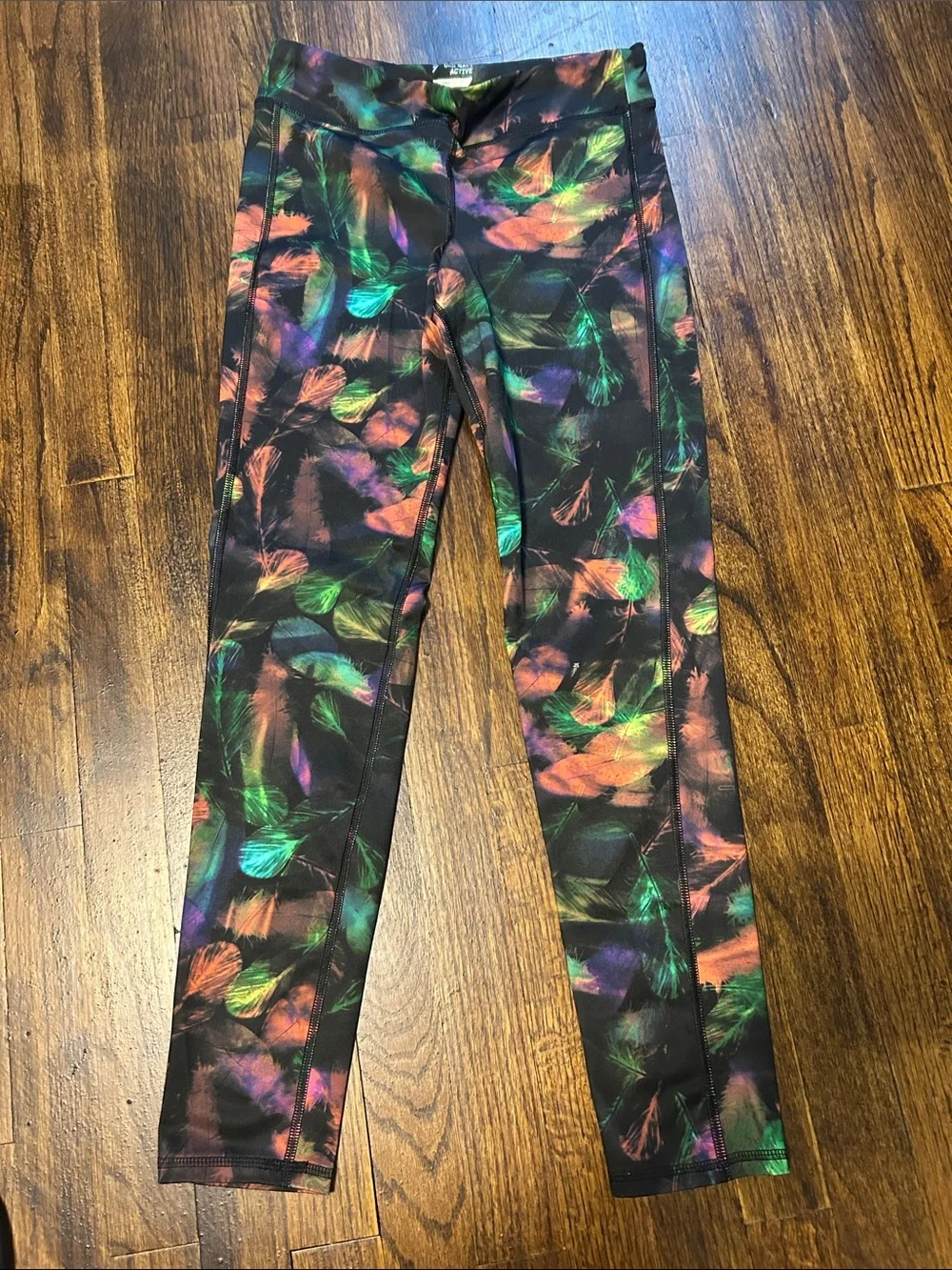 Girl’s Black Feather-Print Active Leggings
