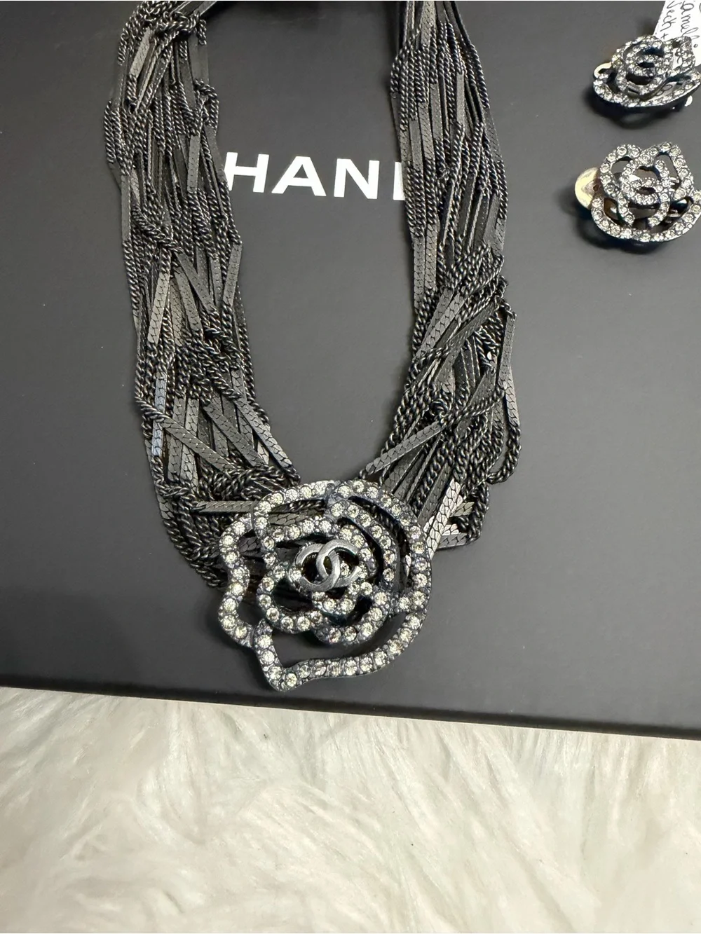 CHANEL elegant black