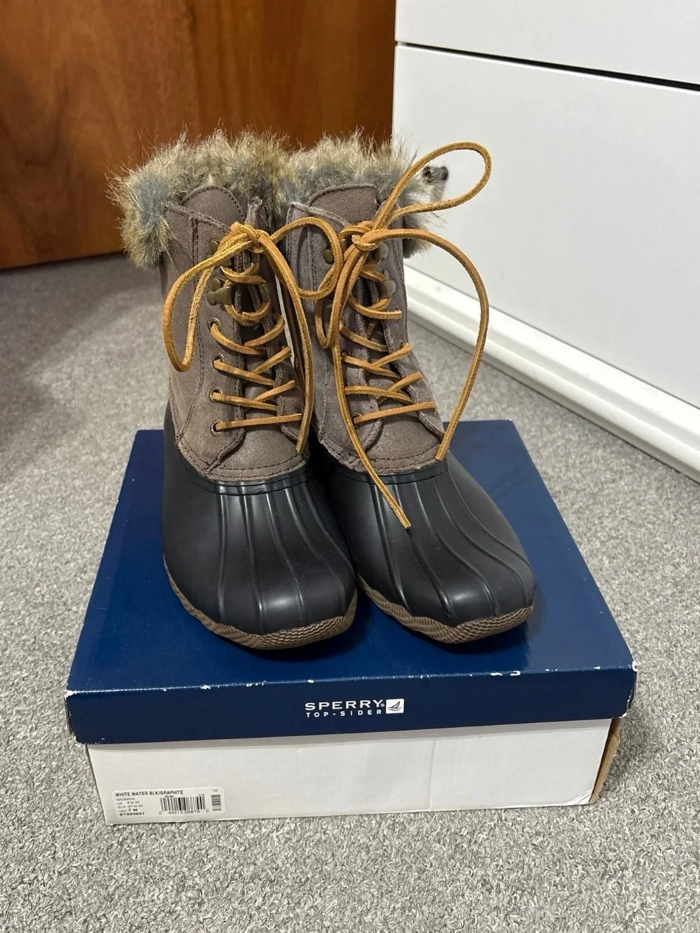 Sperry size 7m