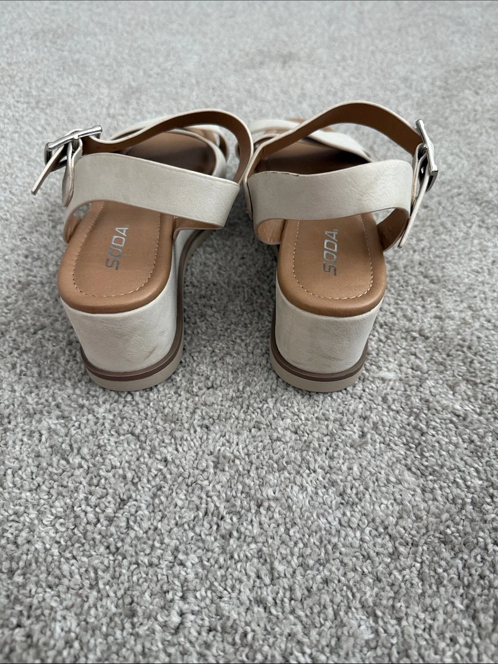 Soda platform sandals