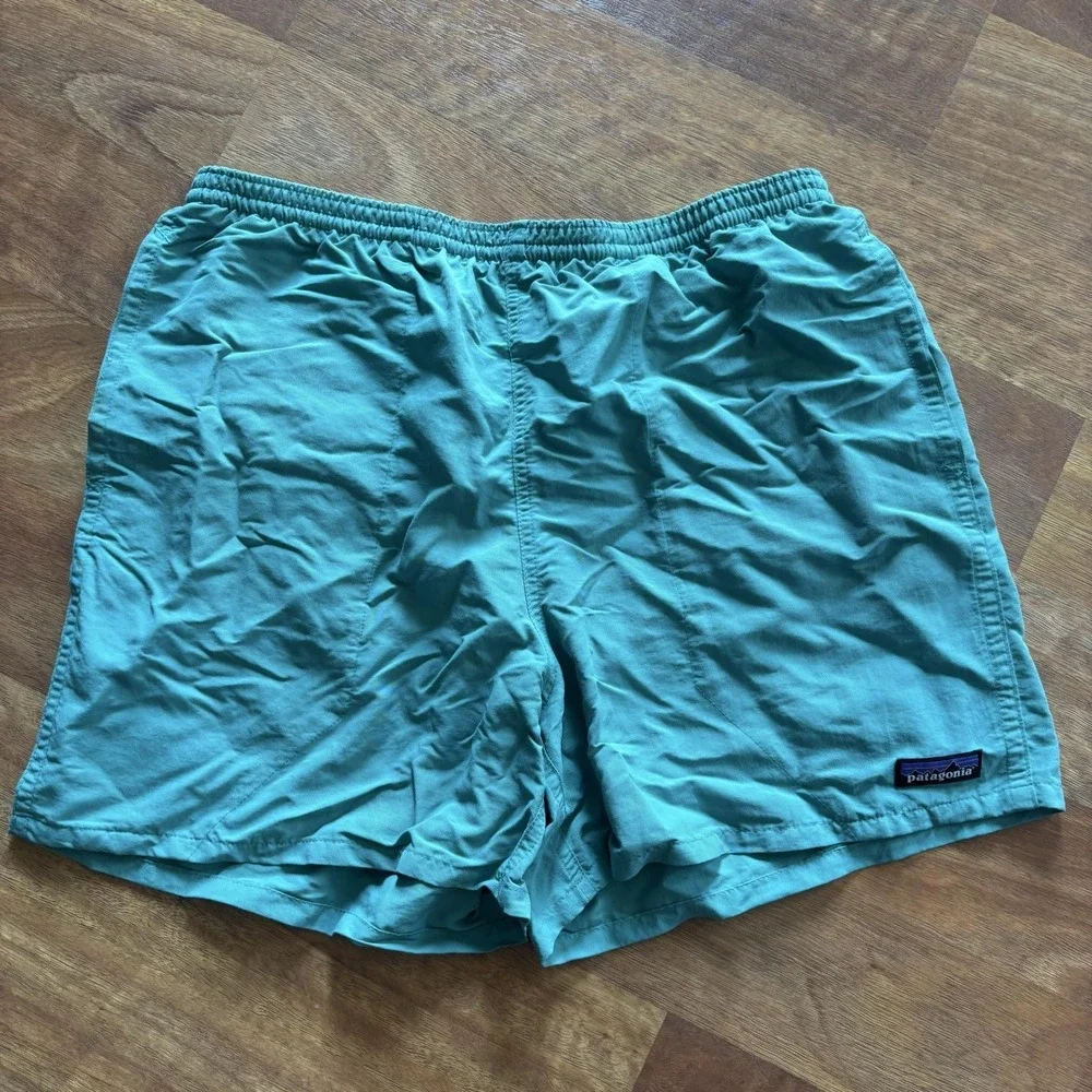 Patagonia Mens Baggies Shorts Green Mesh Lined Swim Trunks Medium 5in Inseam