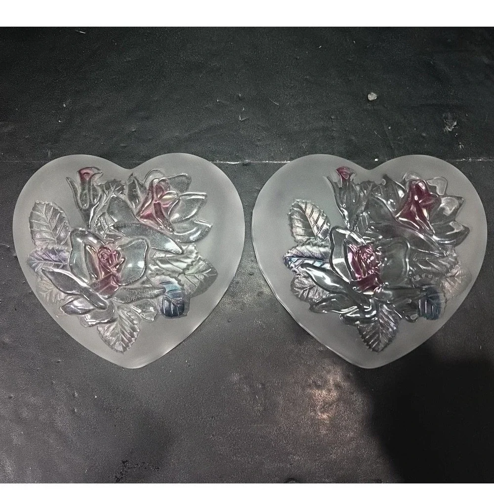 Studio Nova‎ Heart Shaped Trinket Box, Frosted Glass Dish, Embossed Pink Roses