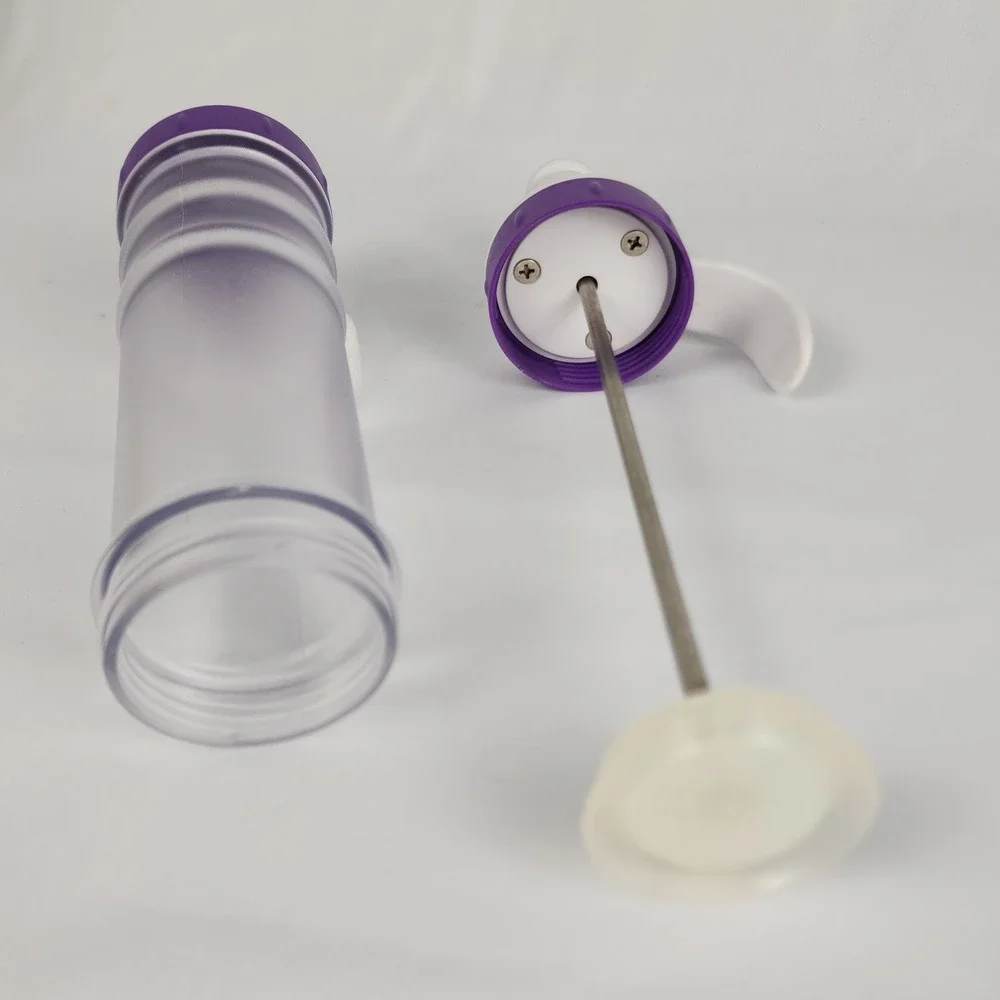 Wilton dessert decorator