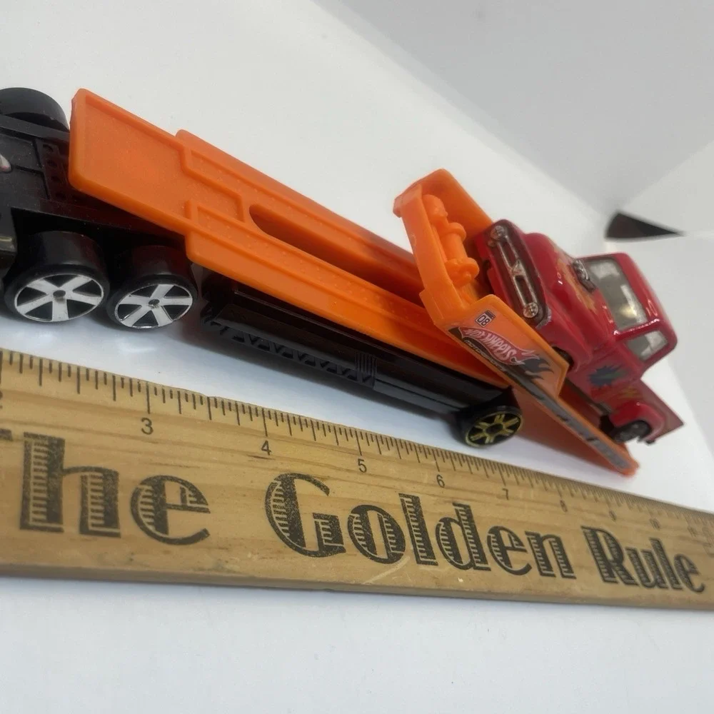 HOT‎ WHEELS Semi Truck Flat Bed  MATTEL RETRO  2006 Vehicle Carrier Toy Cars