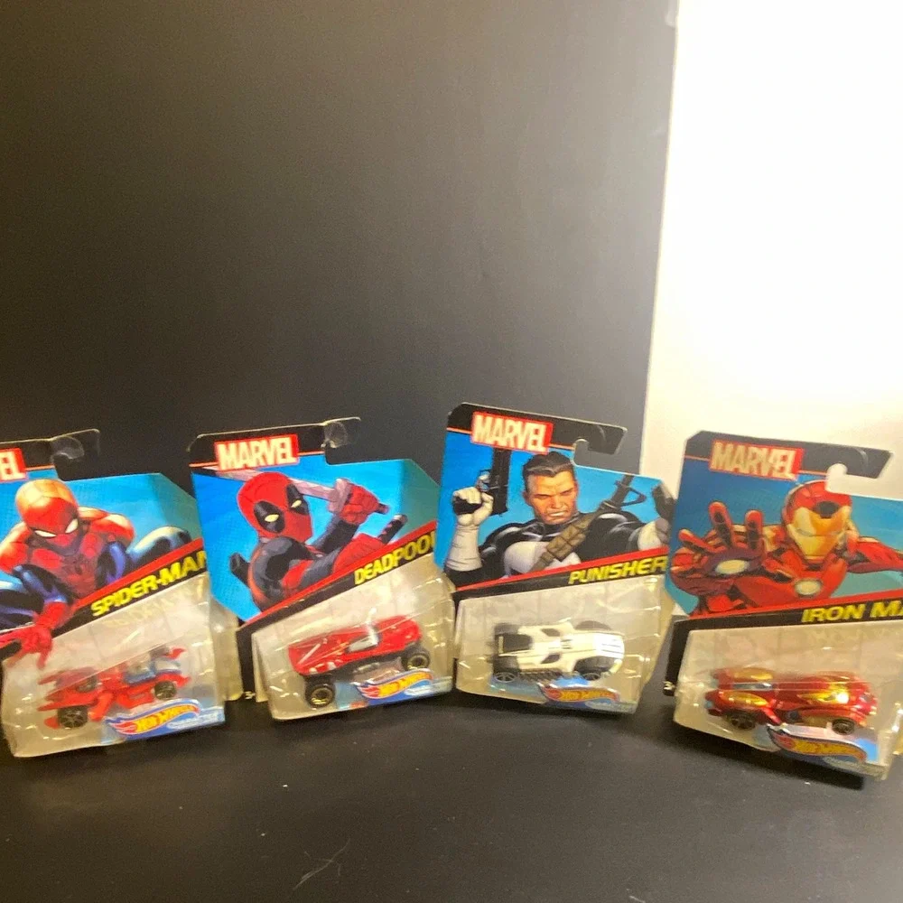 Hot Wheels Character Cars Marvel Lot 4 Diecast 1:64 2017 Spider-Man Iron Man