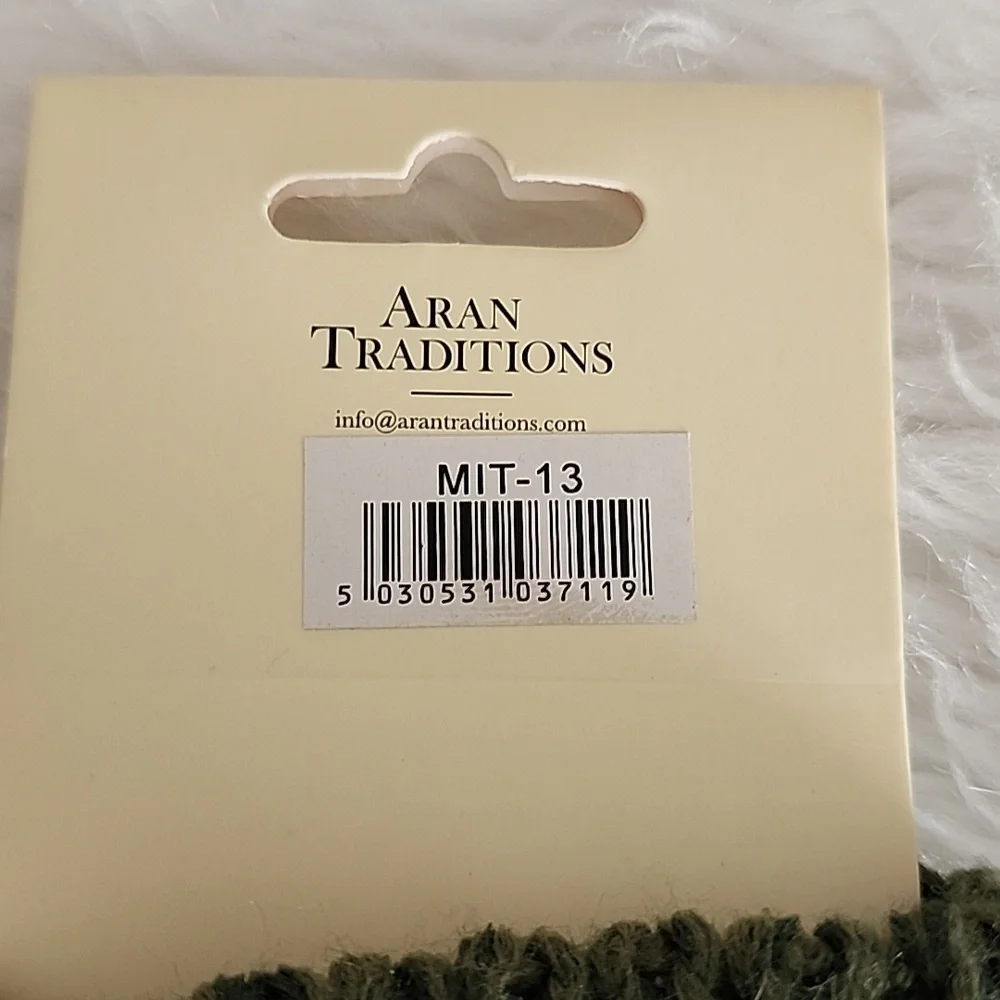 Aran Traditions cozy green
