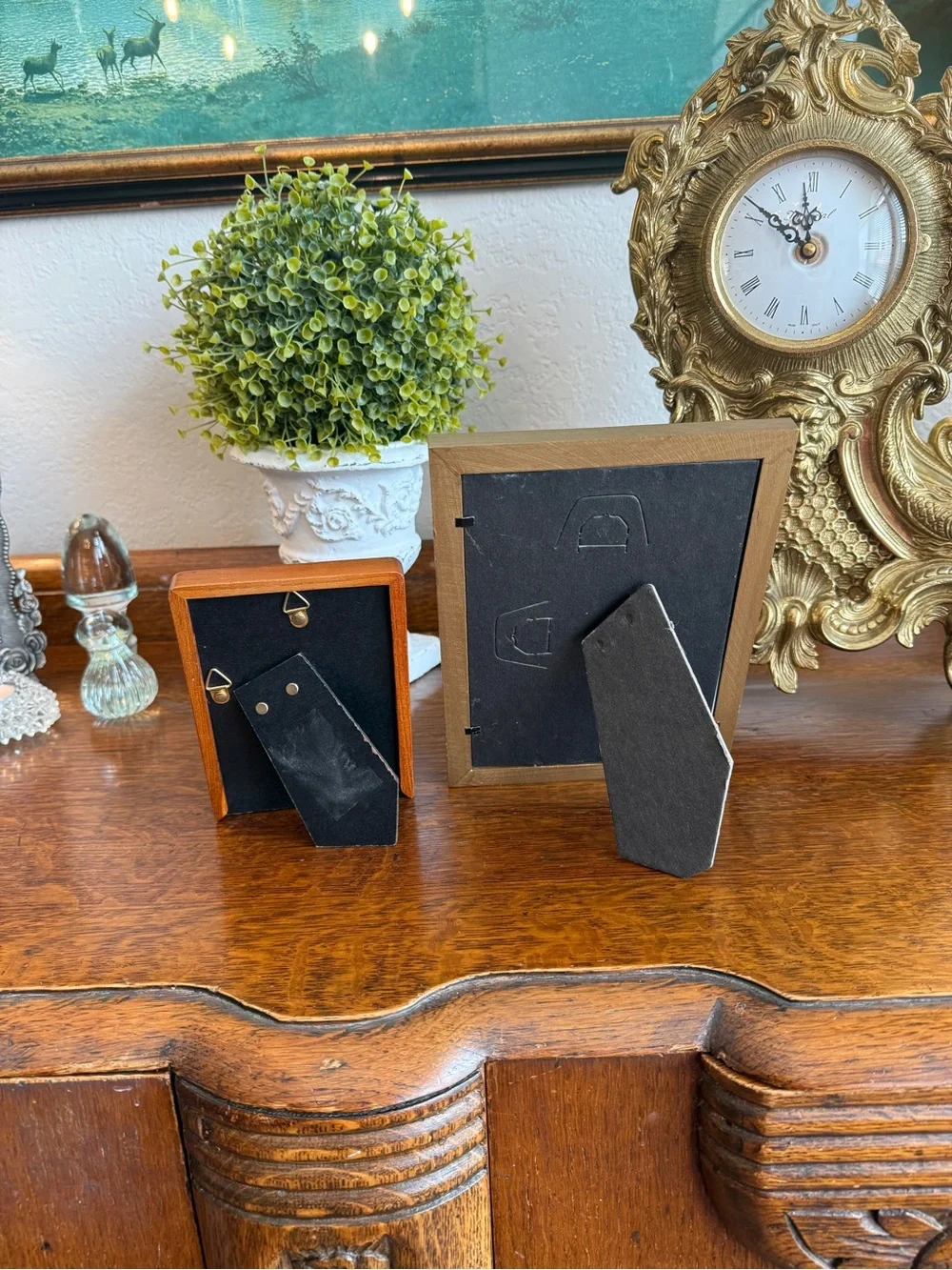 Vintage mantels chips