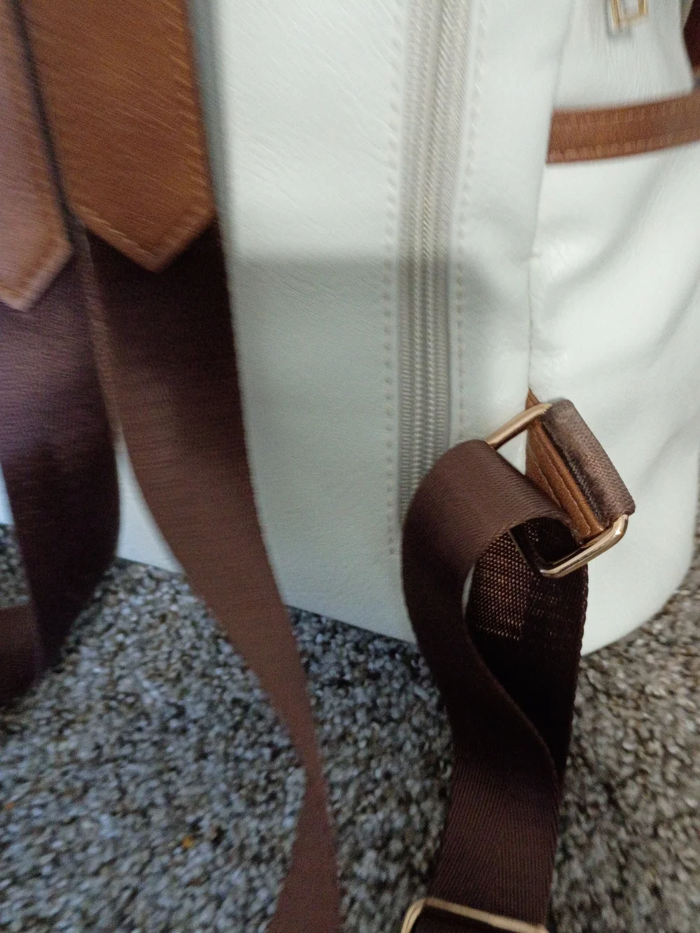 Cluci  White and Brown Leather Backpack Tote