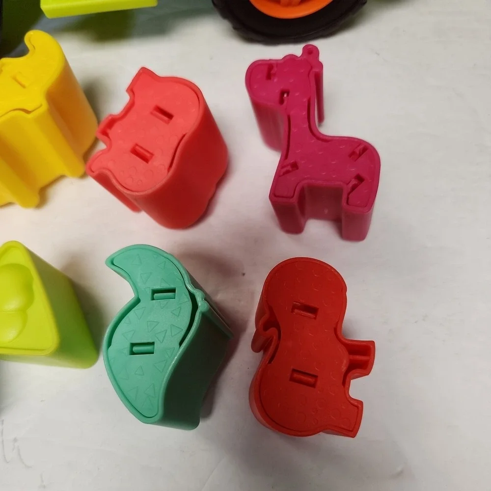 B. Toys toys animal