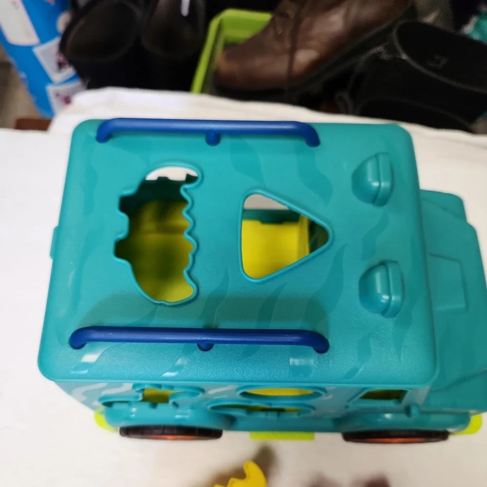 B. Toys toys animal