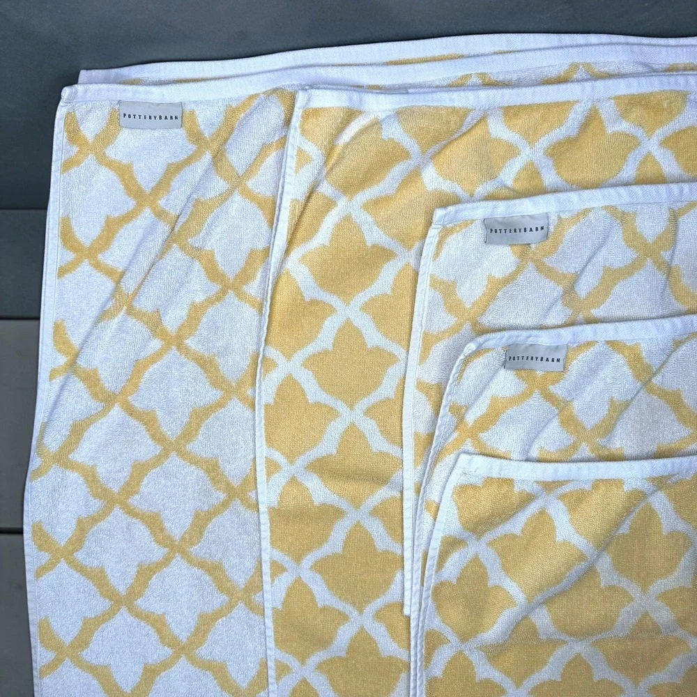 Pottery Barn set pottery