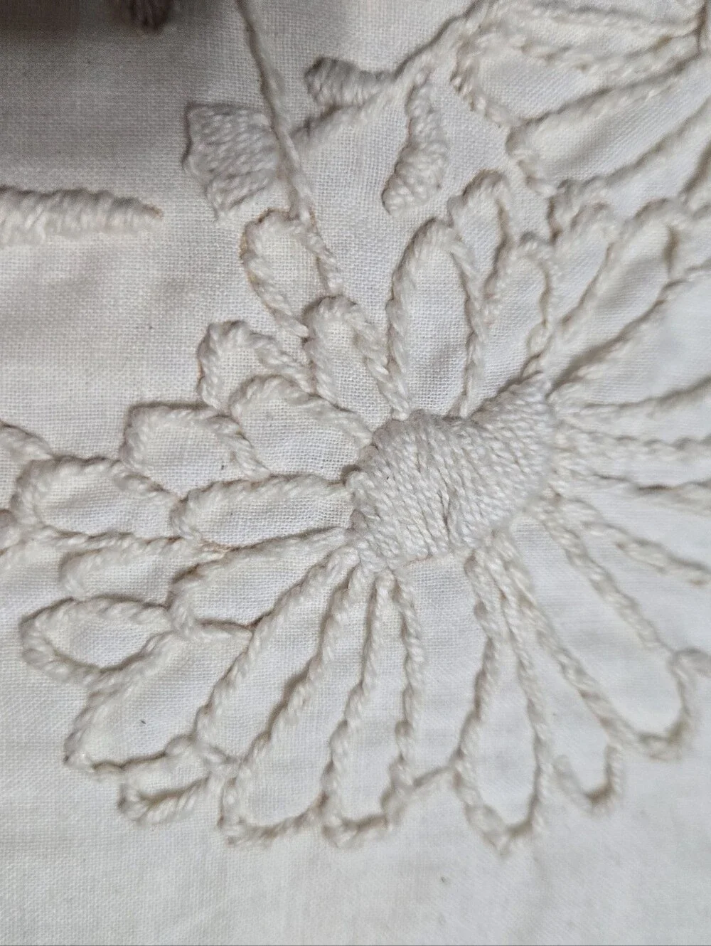 N/A eyelet pillow