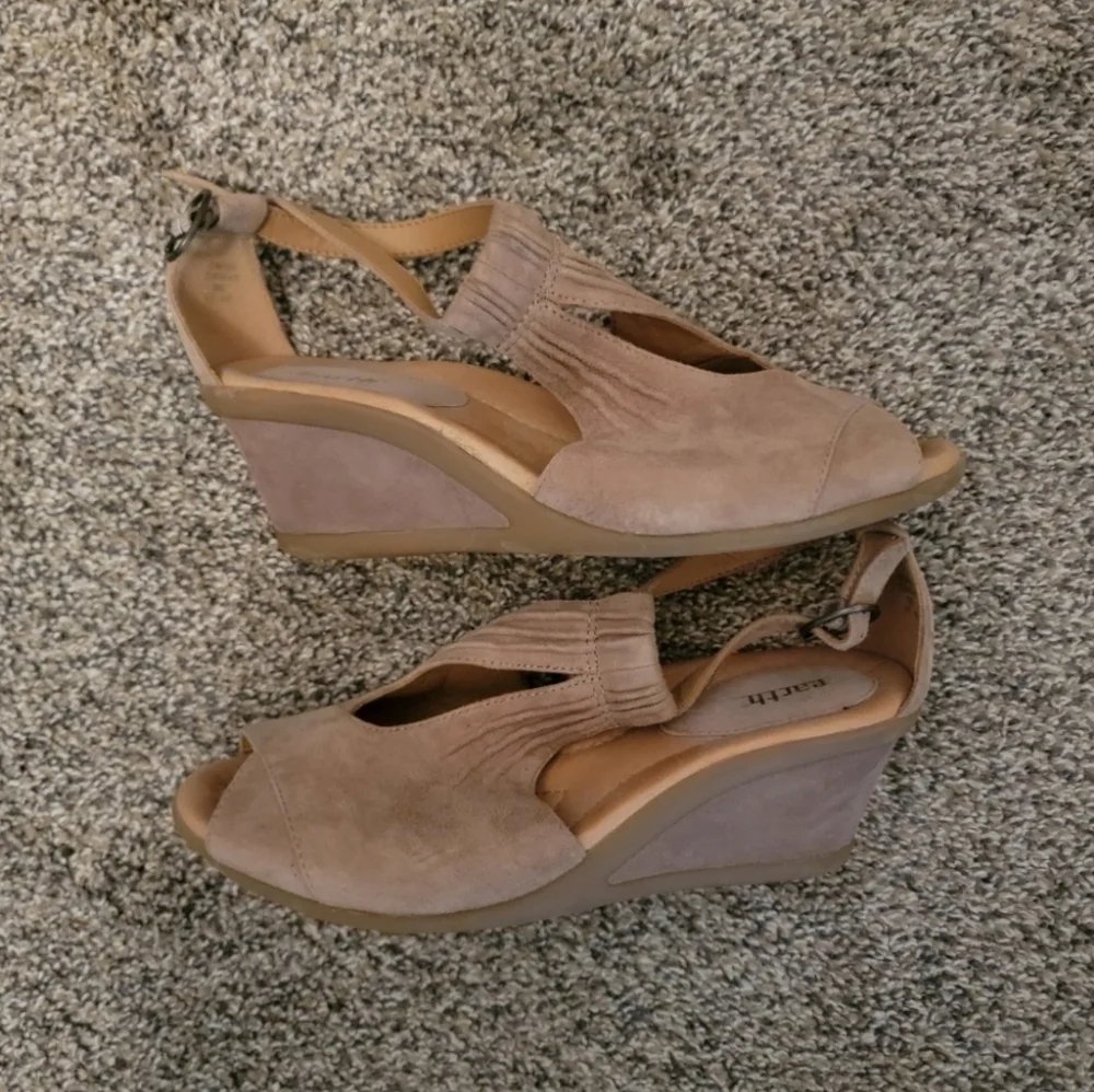 Earth excellent suede