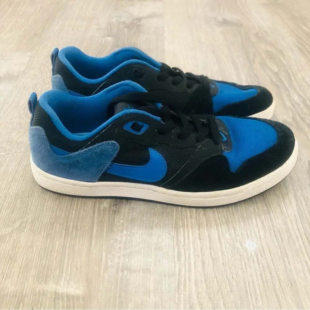 Nike youth or