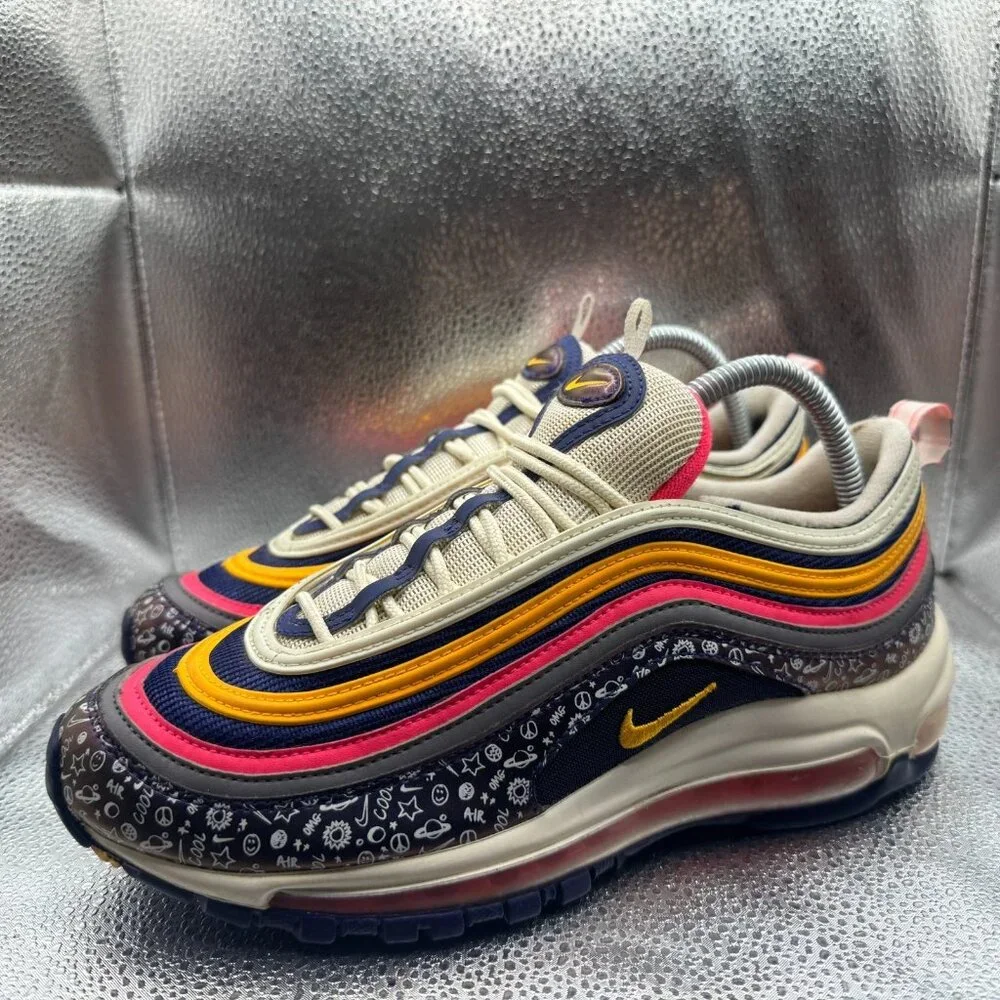 Nike product pair