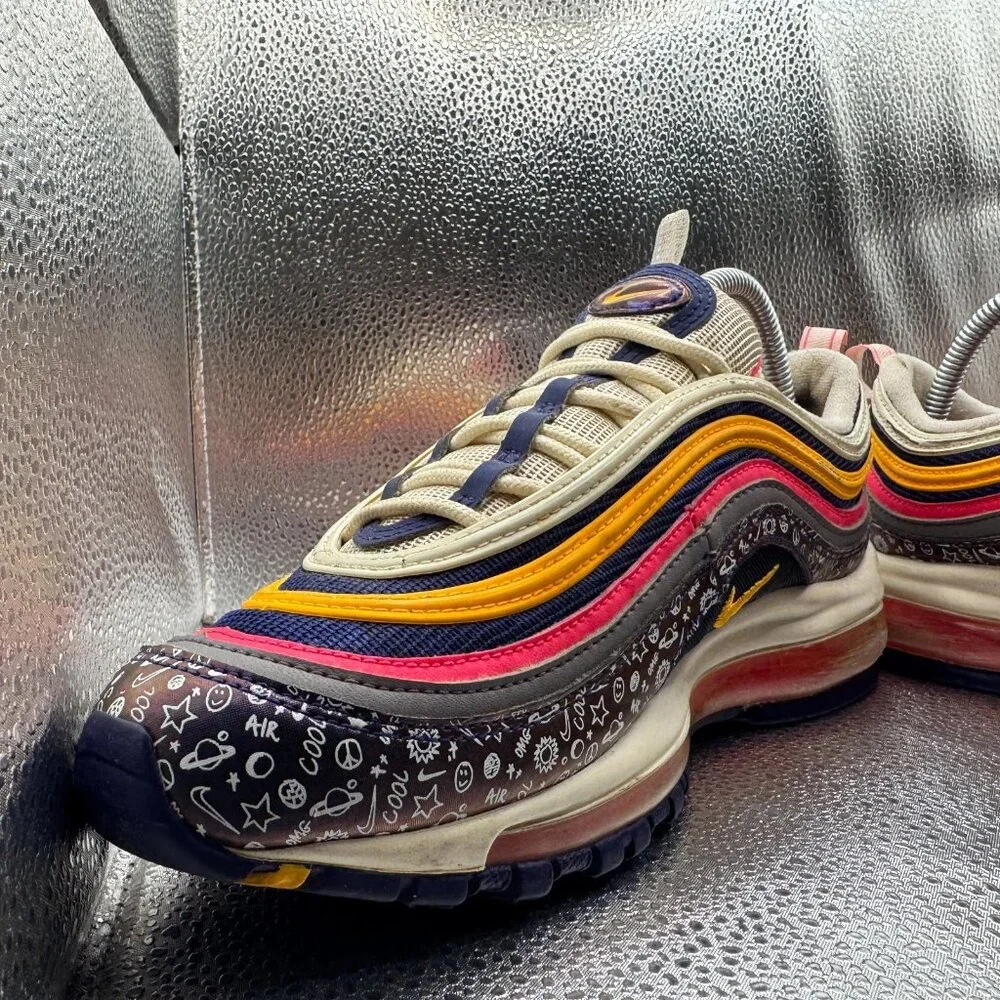 Nike product pair