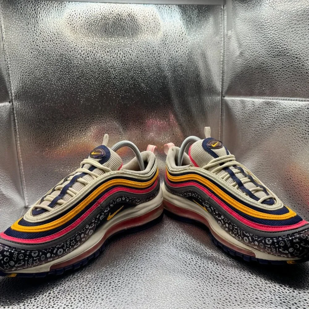 Nike product pair