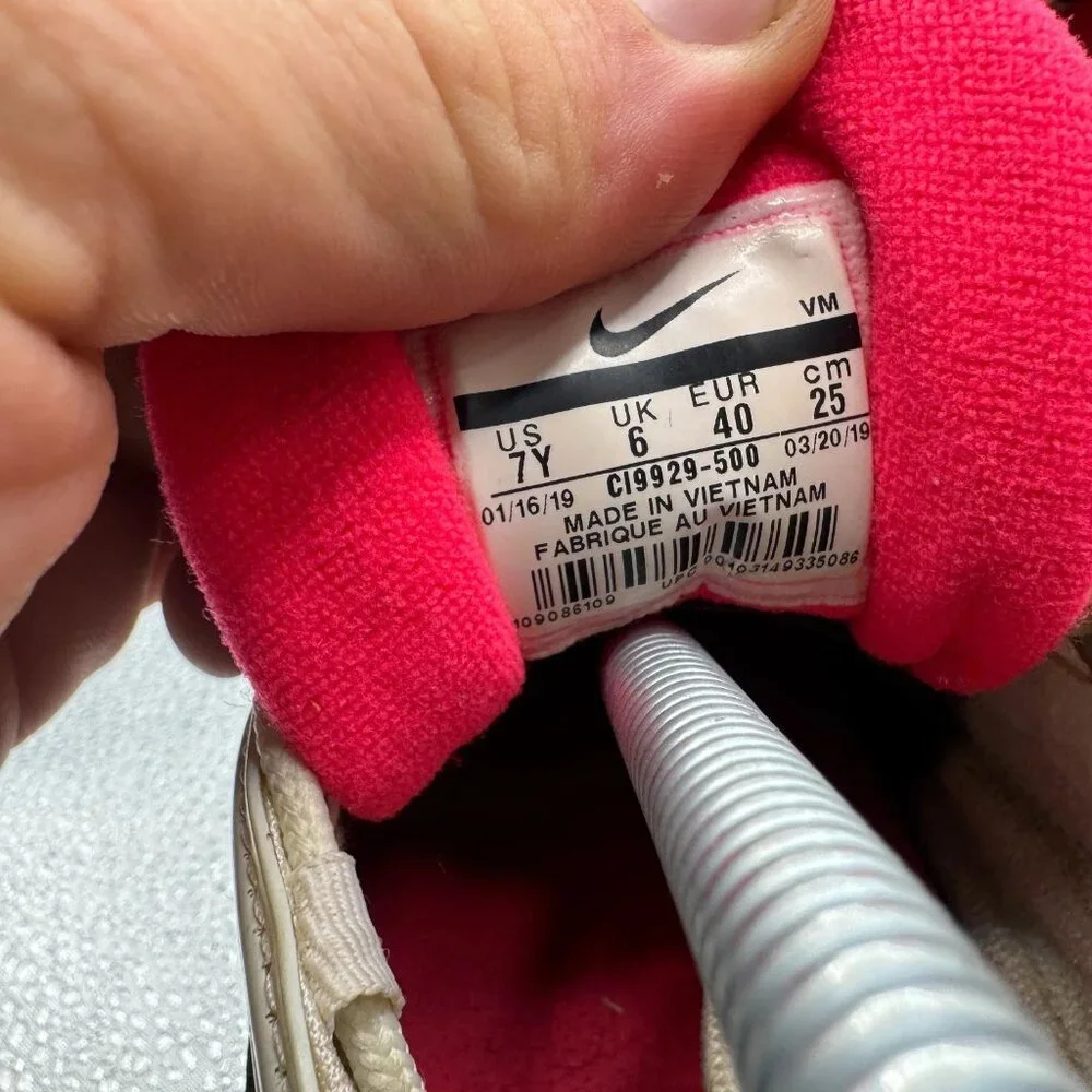 Nike product pair