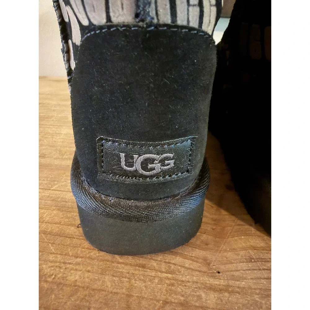 UGG classic short