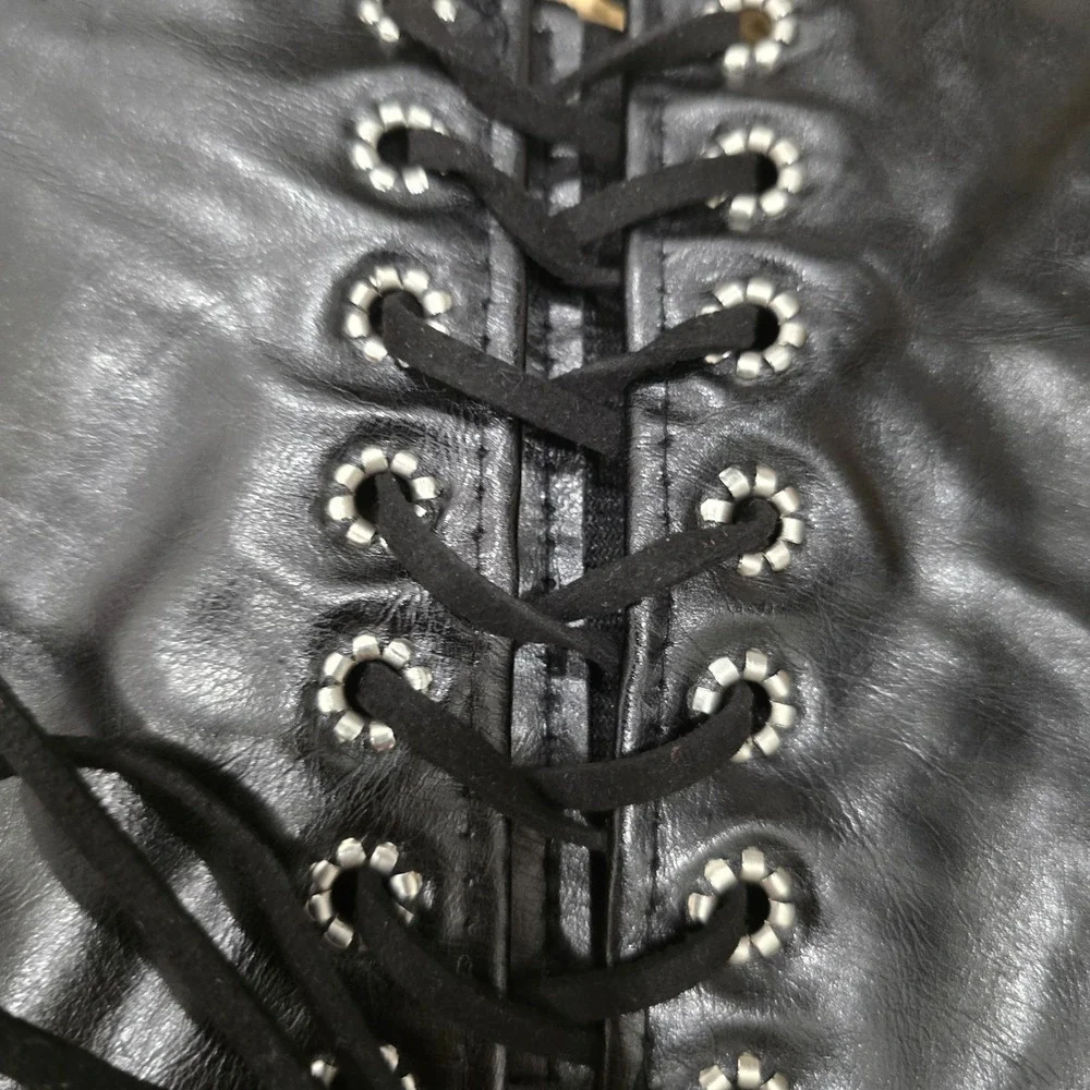 The Unbranded Brand black waist