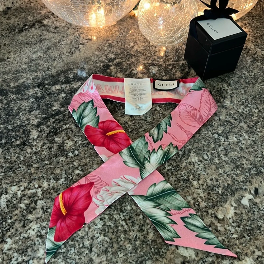 Gucci Pink Silk Floral Hawaiian Print Twilly