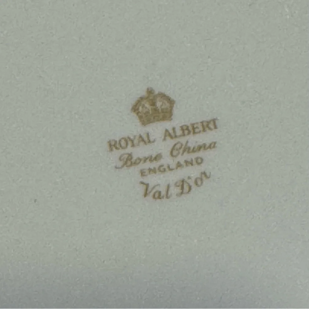 Royal Albert vtg royal
