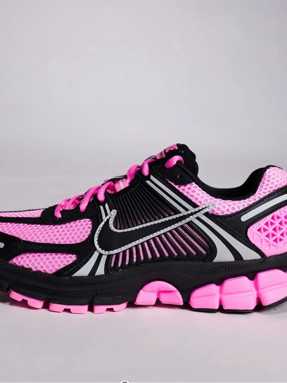Nike Zoom Vomero 5 Pink Spell Black Sneakers Women's Size 5 NEW