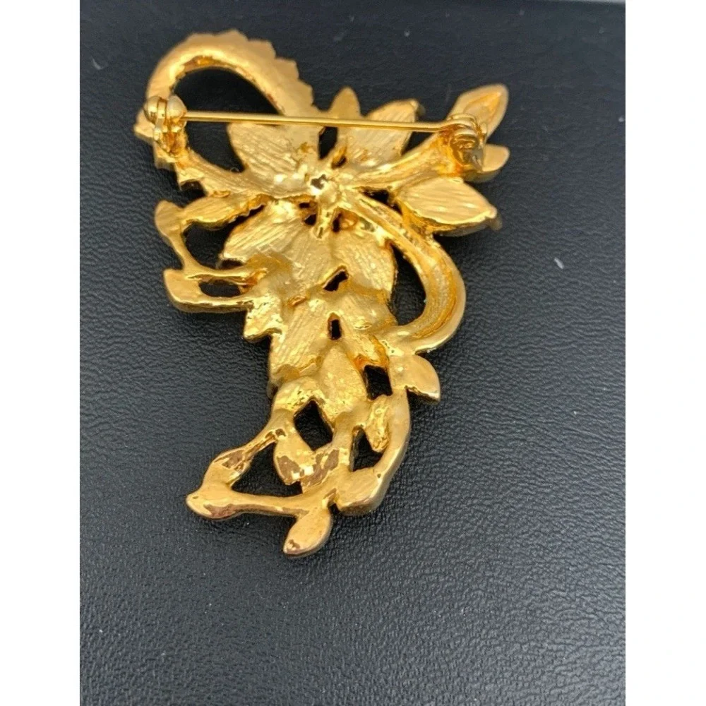 The Unbranded Brand vintage gold