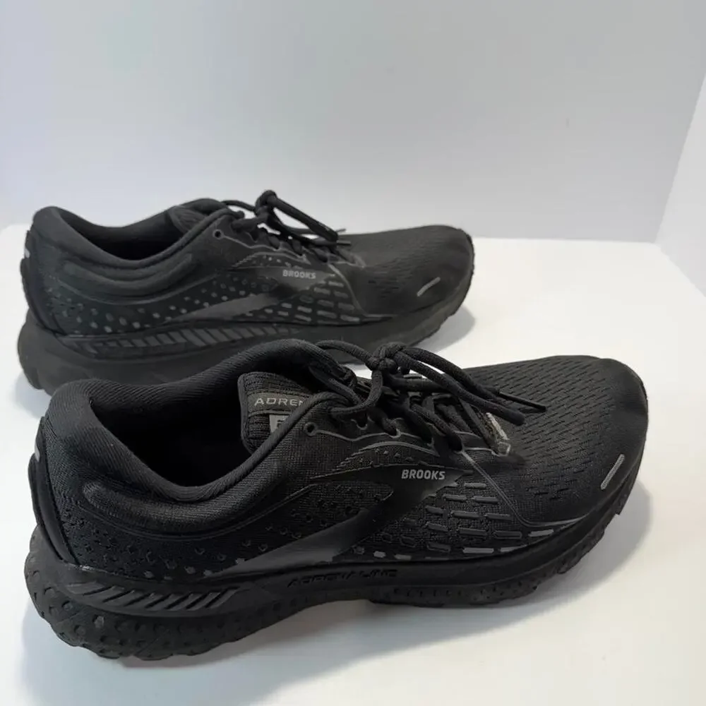 Brooks step into